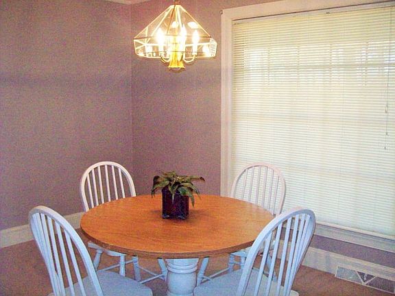 4th image of 813 Birchwood Dr