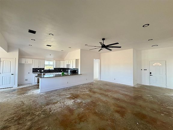 4th image of 315 County Road 365