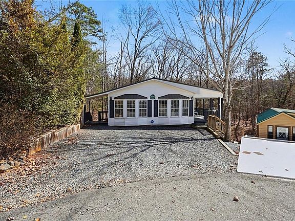 3rd image of 119 Deerfield Ln