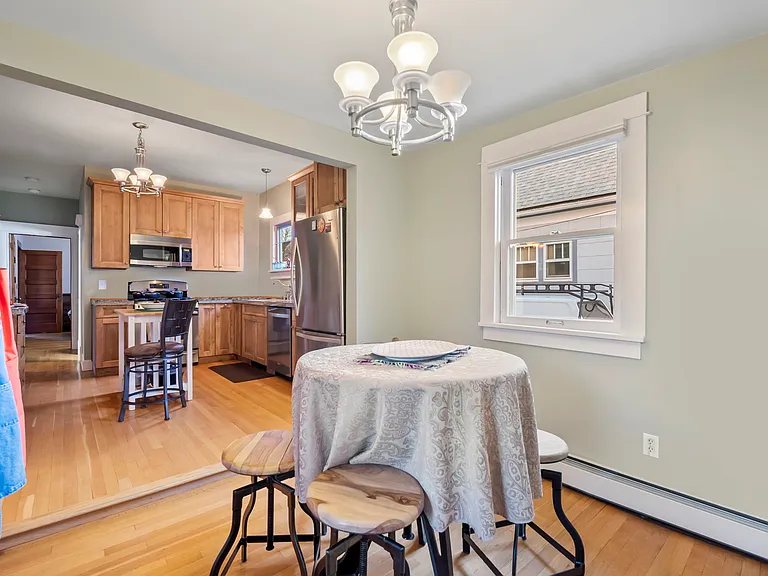 326 E Monument St — Photo 16