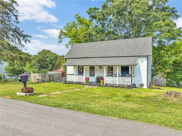 316 W Blue Ridge St, Pendleton, SC 29670