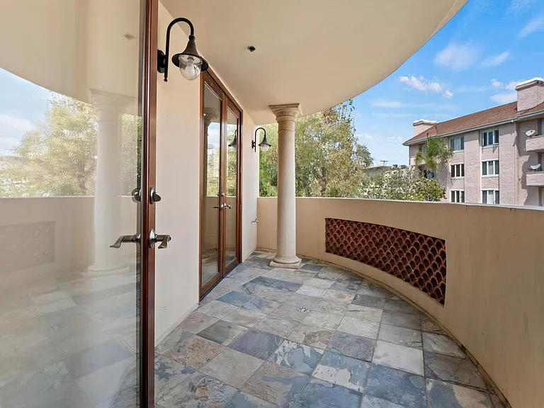 10364 Almayo Ave #201 — Photo 22