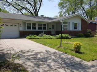 549 Corrinthia Dr, Elk Grove Village, IL 60007