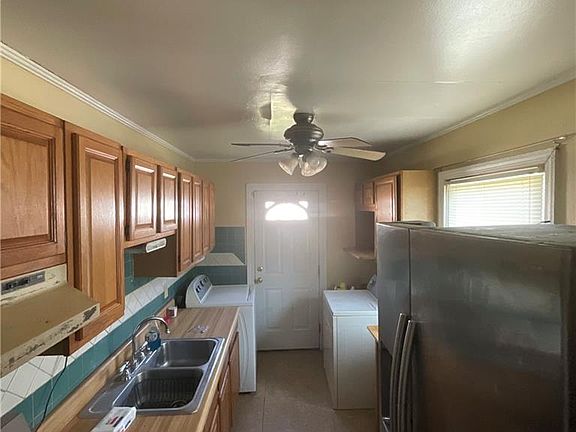 3rd image of 3133 Longwood Ave