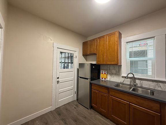 4th image of 1630 3rd Ave APT 2