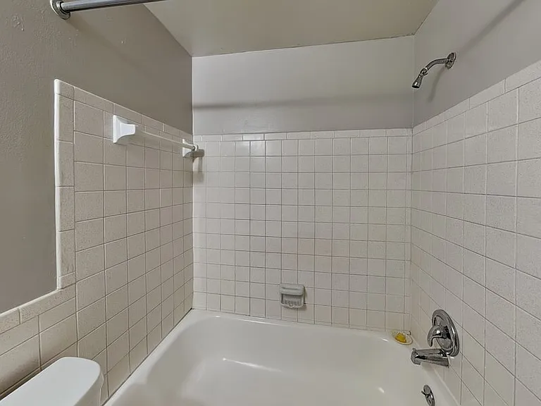 9610 N 12th St #B — Photo 10