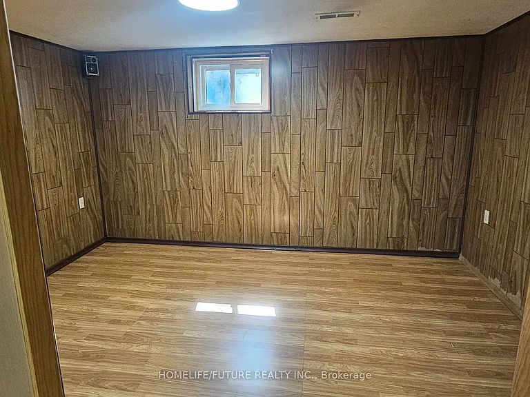 61 Hollyhedge Dr — Photo 20