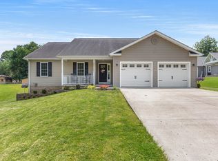2002 Meadow Glen Rd, Flatwoods, KY 41139