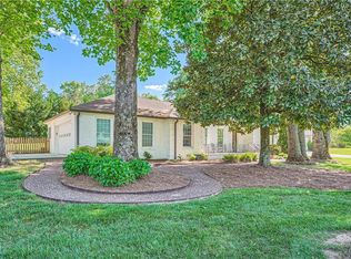 2701 W Fontainebleau Dr, Dunwoody, GA 30360