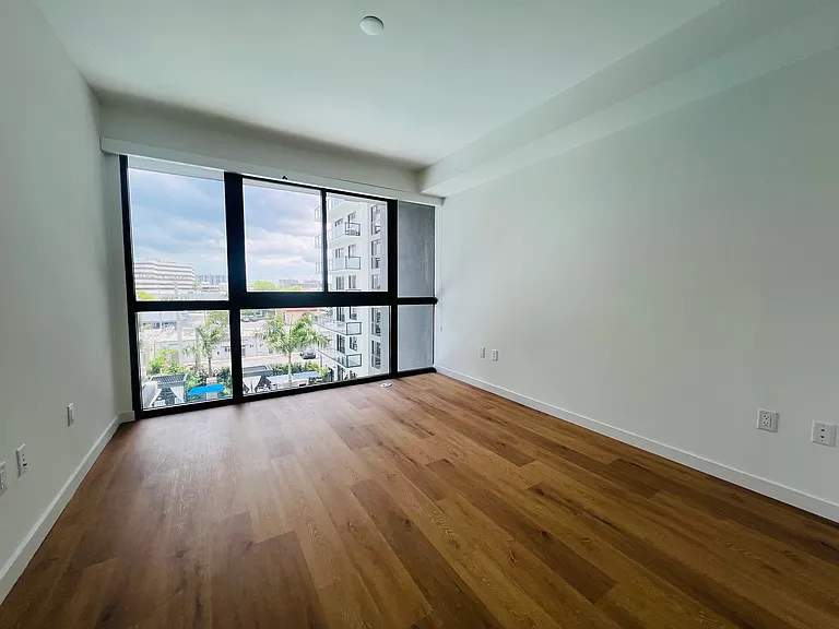 1646 NE 124th St #541 — Photo 9