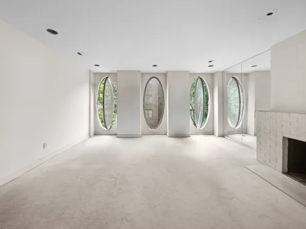 251 East 71st Street image 6 of 11