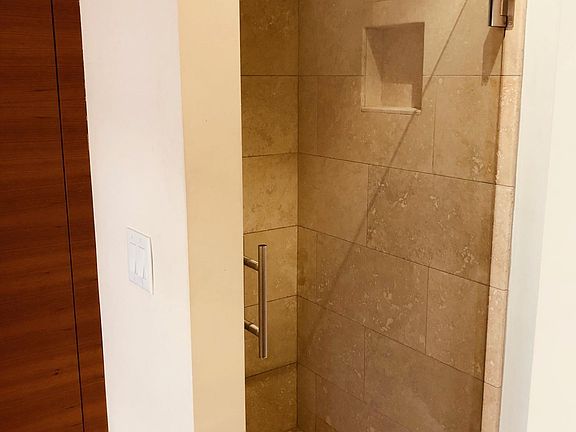 4th image of 1615 Jones St #11