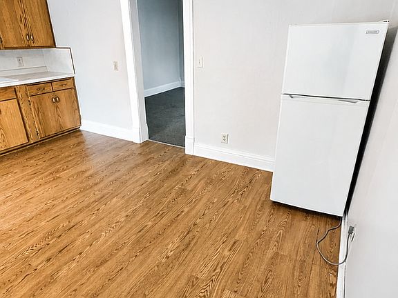 2nd image of 622 S 3rd Ave