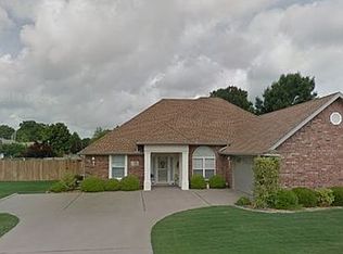 706 Cornell St, Bentonville, AR 72712