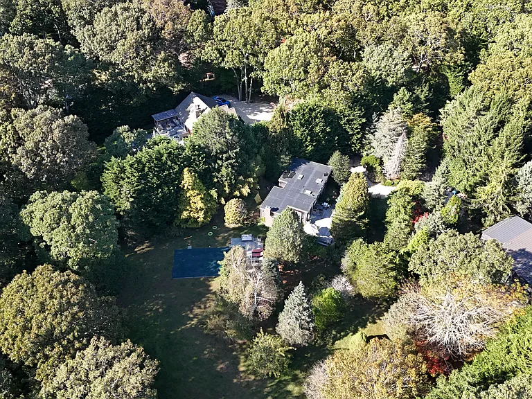 Manor Ln — Photo 23