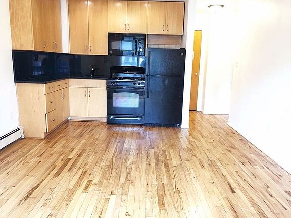 5th image of 30-86 31st St #2FF