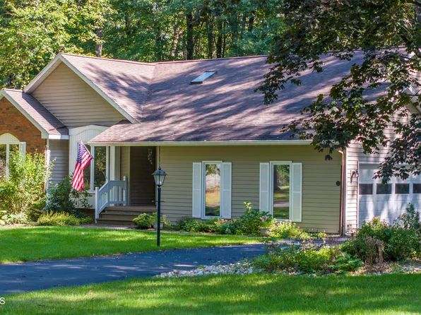 22 Old Deer Camp Road, Saratoga Springs, NY 12866