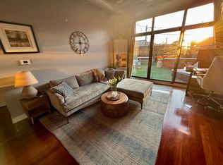 3245 N Ashland Ave APT 2D, Chicago, IL 60657