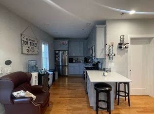 8 Bellflower St FLOOR 1, Dorchester, MA 02125