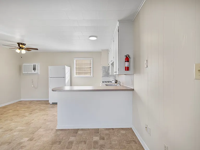 Villa North Apartments - 1 bedroom apartment — Photo 2