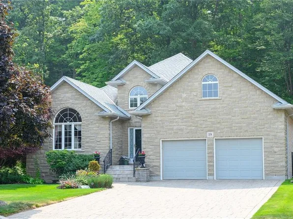 19 Bell Ave, Grimsby, ON L3M 1B2