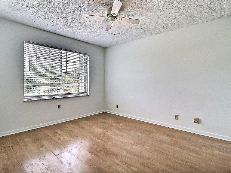 9401 Aegean Dr — Photo 23