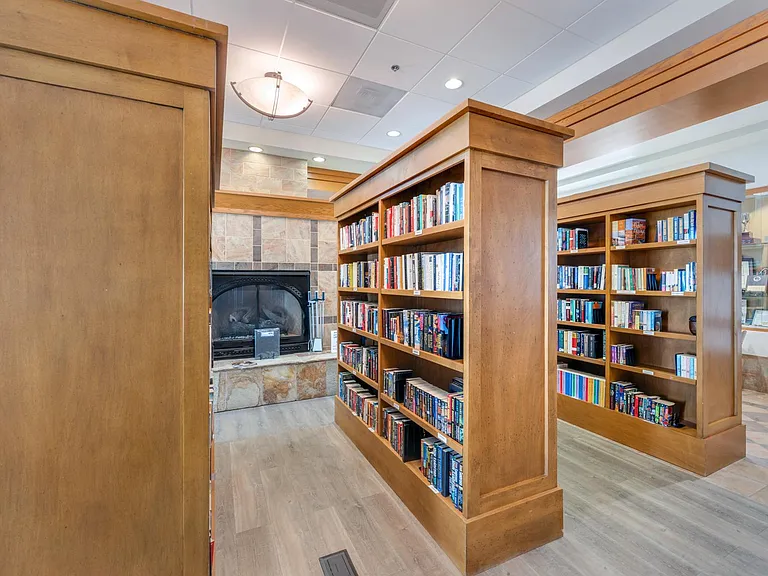 978 Wind Flower Rd — Photo 30
