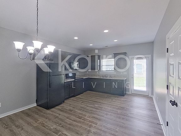 5th image of 30 Hawk Ln