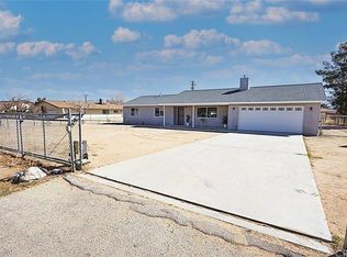 14559 Tonikan Rd, Apple Valley, CA 92307