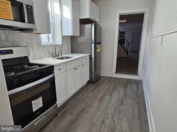 9 Elm St, Trenton, NJ 08611