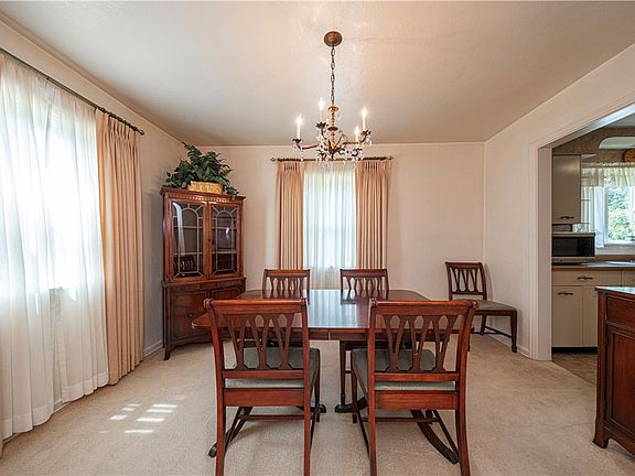 5th image of 37 Colecrest St