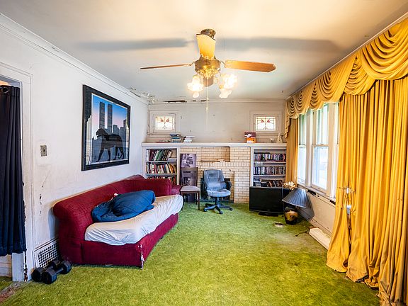 5th image of 8014 S Perry Ave