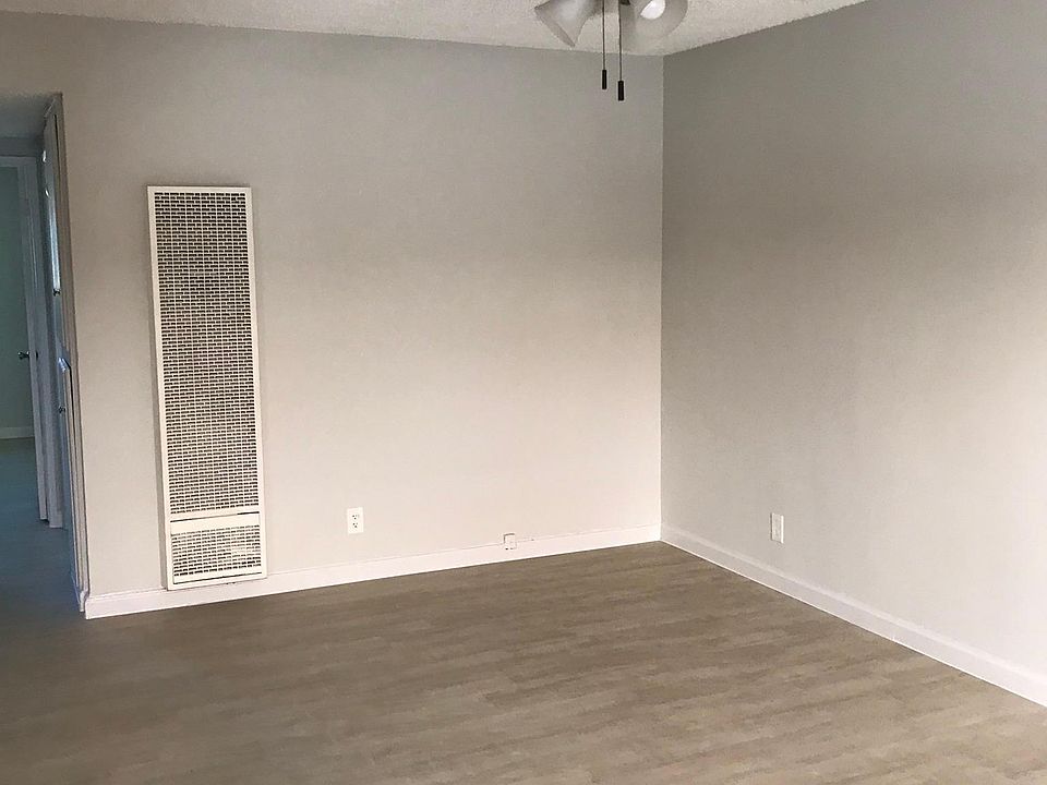 1st image of 1419 W 107th St #102