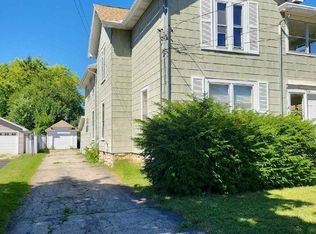 336 W 10th Ave #A, Oshkosh, WI 54902