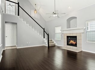 933 Wenk Ct, Aubrey, TX 76227