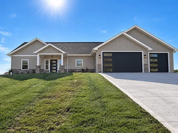 939 E Dresdin Dr, Warsaw, IN 46580