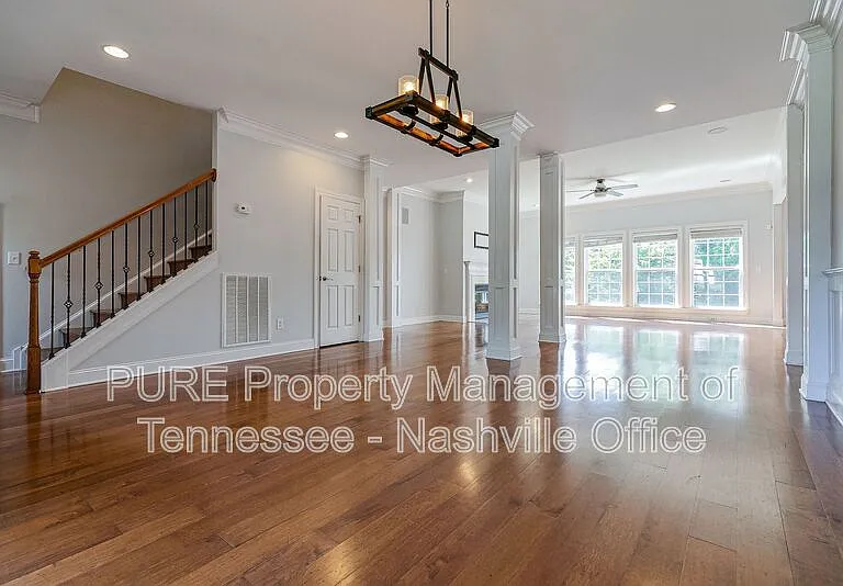 1214 Broadmoor Cir — Photo 12