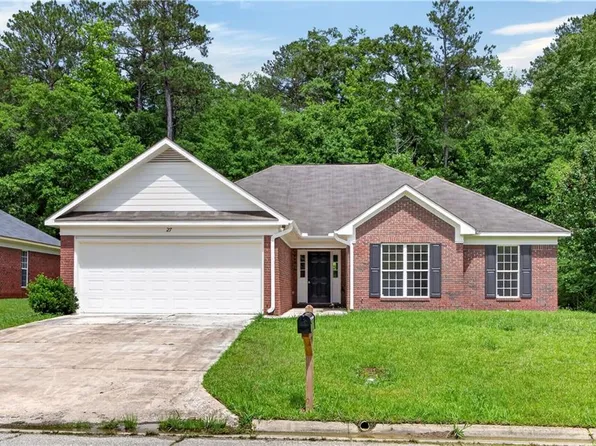 27 Lincolnshire Ln, Phenix City, AL 36870