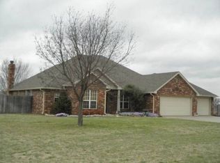 37 Overcrest Rd, Ponca City, OK 74604