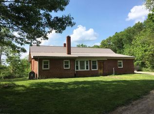 6374 Lone Oak Dr, Radford, VA 24141