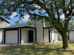 2342 S White Oak Dr, Wichita, KS 67207