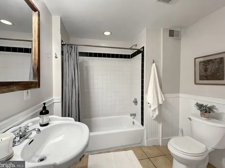 1613 S Hanover St — Photo 21