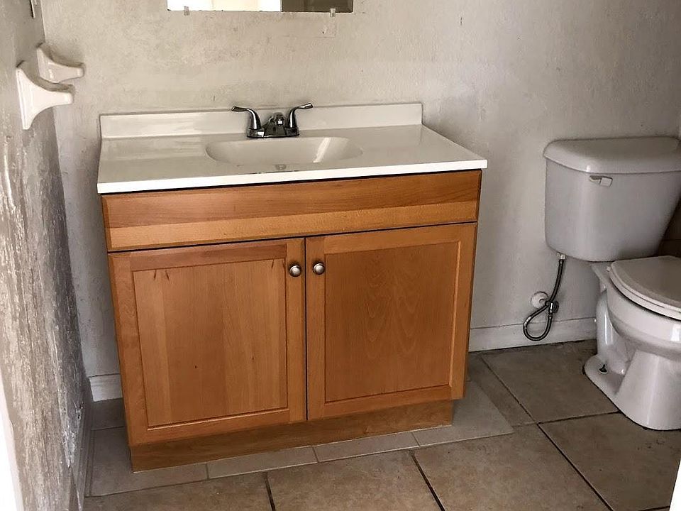 2nd image of 55 NW 21st Pl