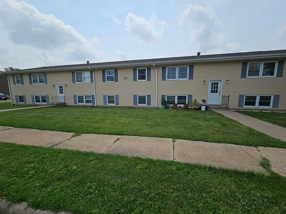763 W 61st St