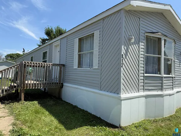 812 N Teal Pl, Sioux Falls, SD 57107