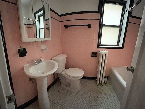 4th image of 6217 N Artesian Ave APT 1E