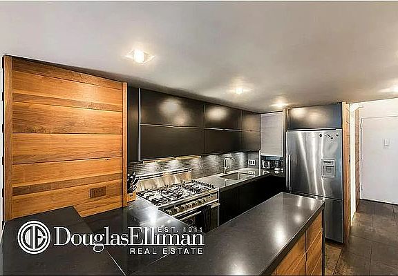 4th image of 372 5th Ave APT 3C