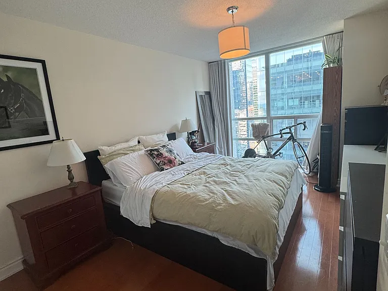 30 Grand Trunk Cres #3806 — Photo 11