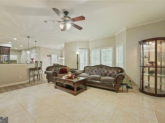 5th image of 2895 Hilton Cir NW