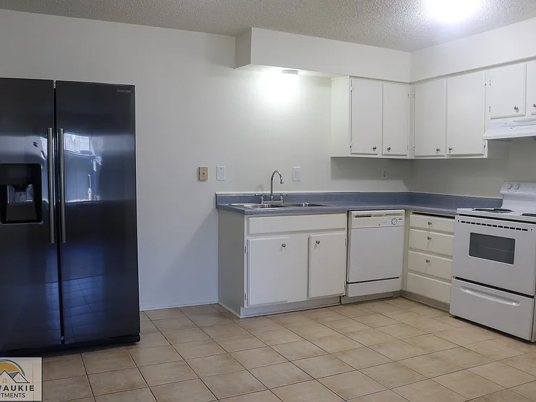 4545 SE Ina Ave #7 — Photo 7